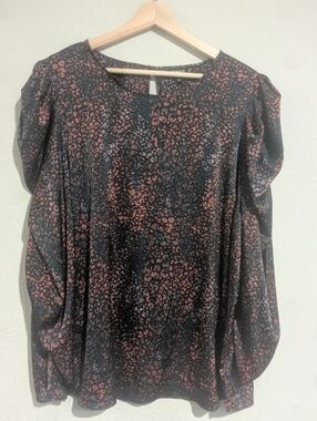 torrid Black Blouse with Rust Floral Print and Puff Sleeves